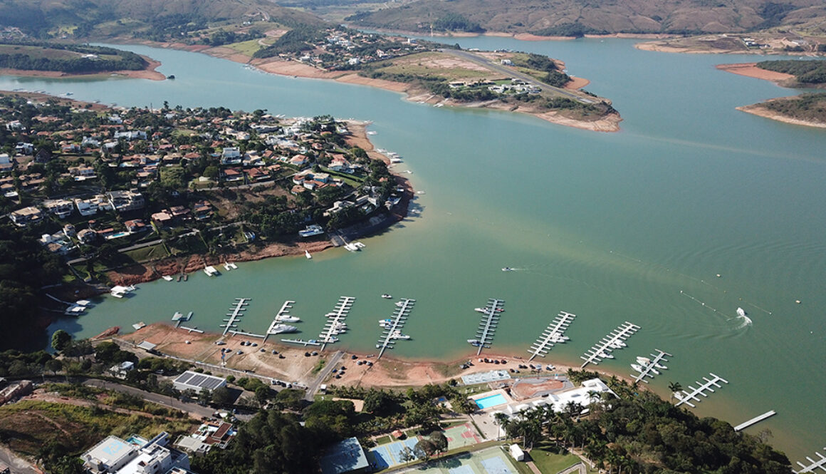 foto-aerea-escarpas-do-lago-capitolio-mg