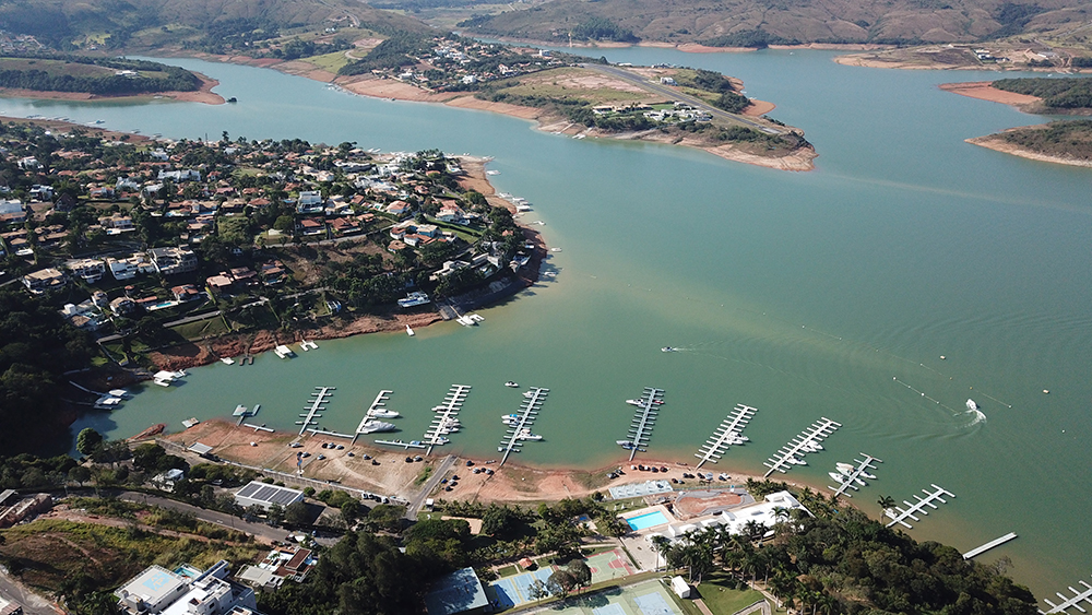 foto-aerea-escarpas-do-lago-capitolio-mg